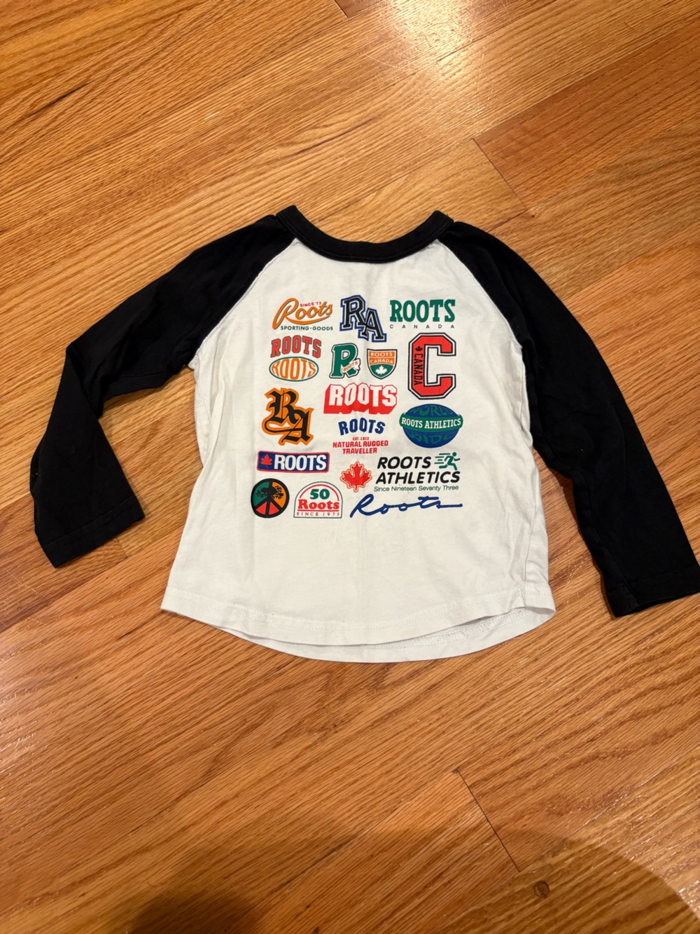 Roots Kids Long-Sleeve Logo Graphic Raglan Shirt - White & Black